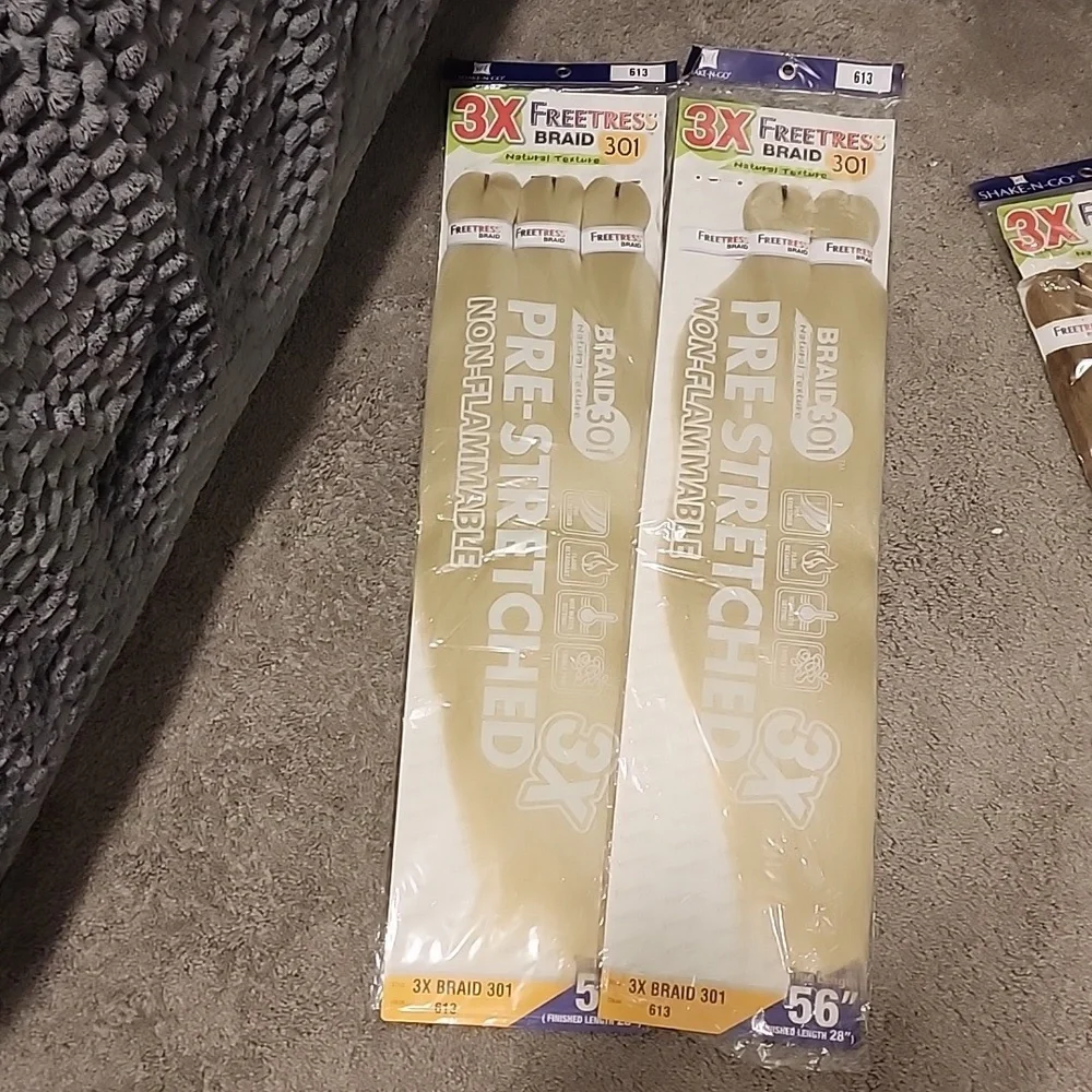 6 Packs Freetress 56" braiding hair 6 packs - Picture 3 of 5